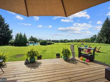 215 E DARK HOLLOW ROAD, PIPERSVILLE, PA 18947