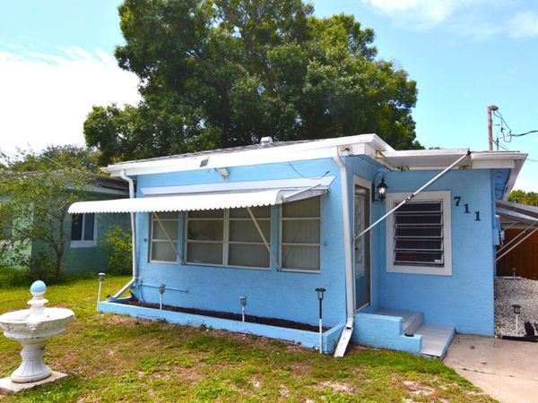 711 Cedar Place, Fort Pierce, FL 34950