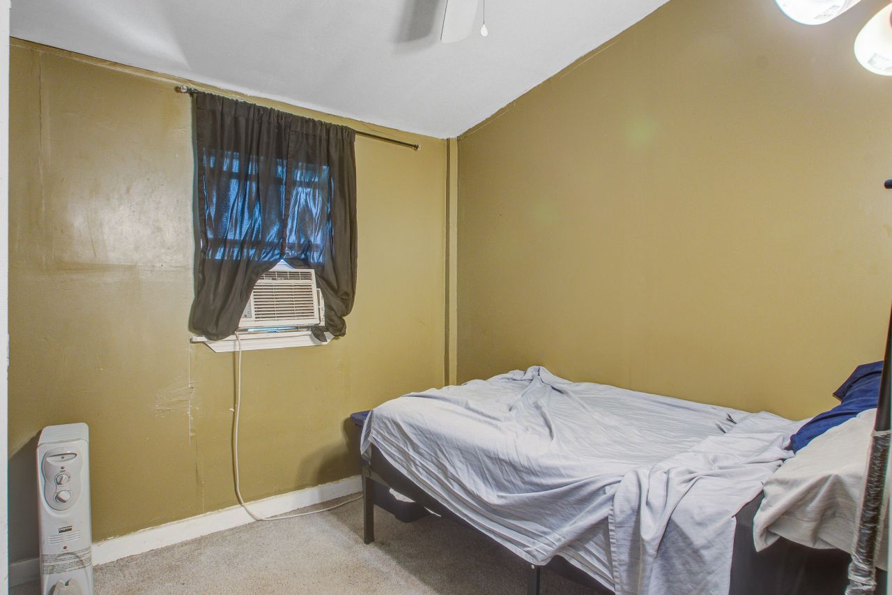 2055 Beech Avenue Photo 15