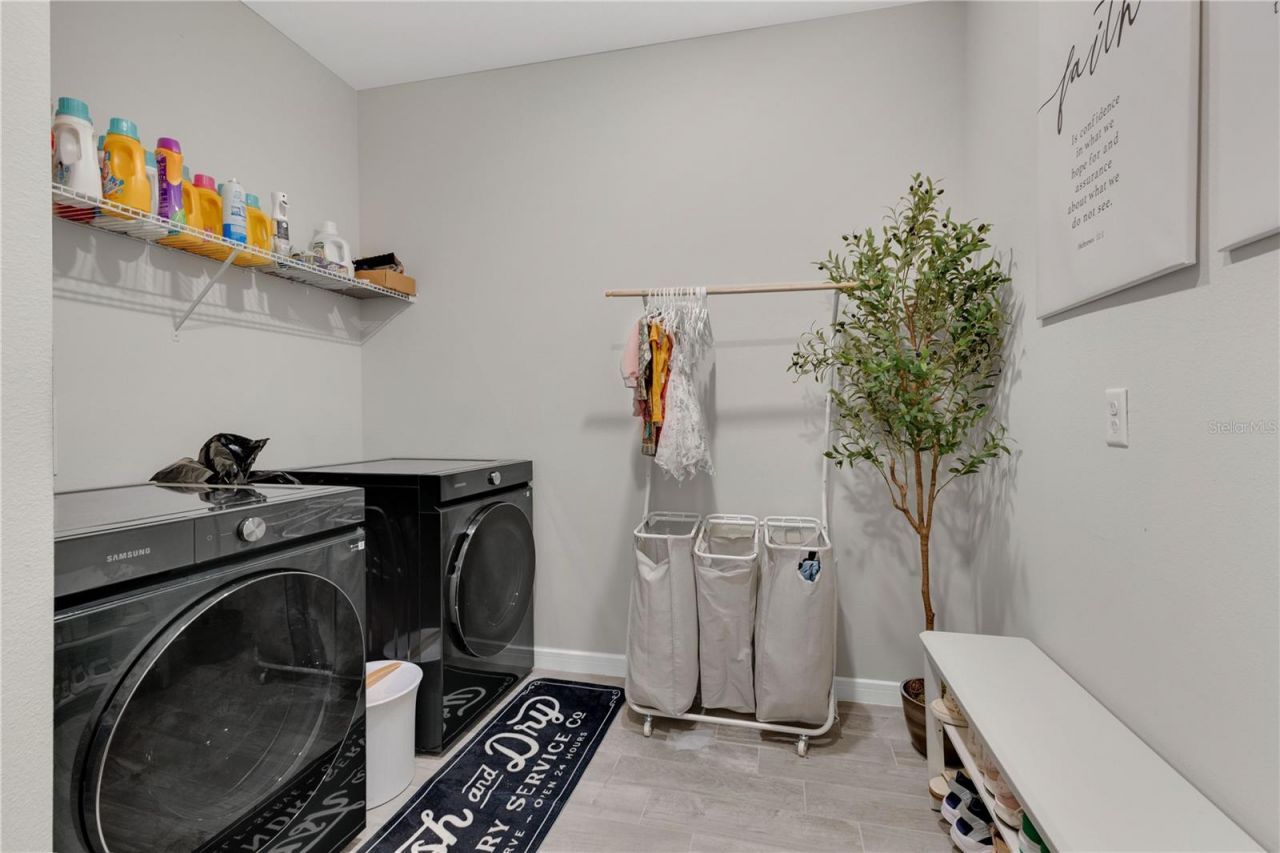 5433 Log Grove Lane, Orlando, FL 32829 Photo