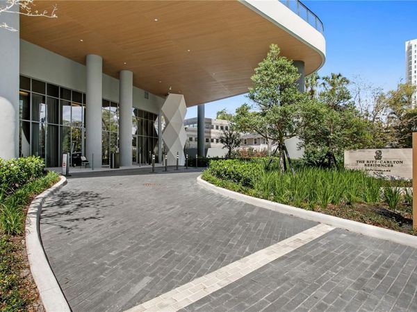 3015 S YSABELLA AVENUE, Unit 2002, TAMPA, FL 33629