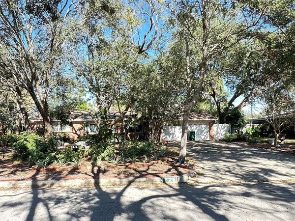 4625 W LONGFELLOW AVENUE, TAMPA, FL 33629