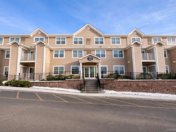 100 Woodcrest Lane, Unit 102, Mount Kisco, NY 10549