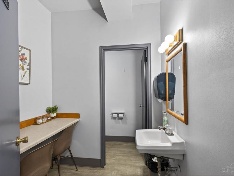 2639 Erie Avenue, Unit 204, Cincinnati, OH 45208 Photo 14