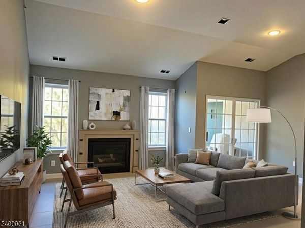 668 Honeybrook Cir, Lopatcong, NJ 08886