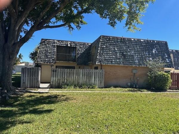 192 Lake Arbor Drive, Unit 192, Palm Springs, FL 33461