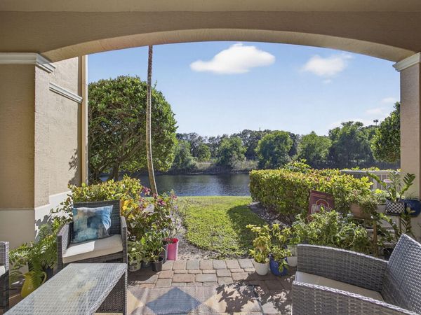 4511 Artesa Way S, Palm Beach Gardens, FL 33418