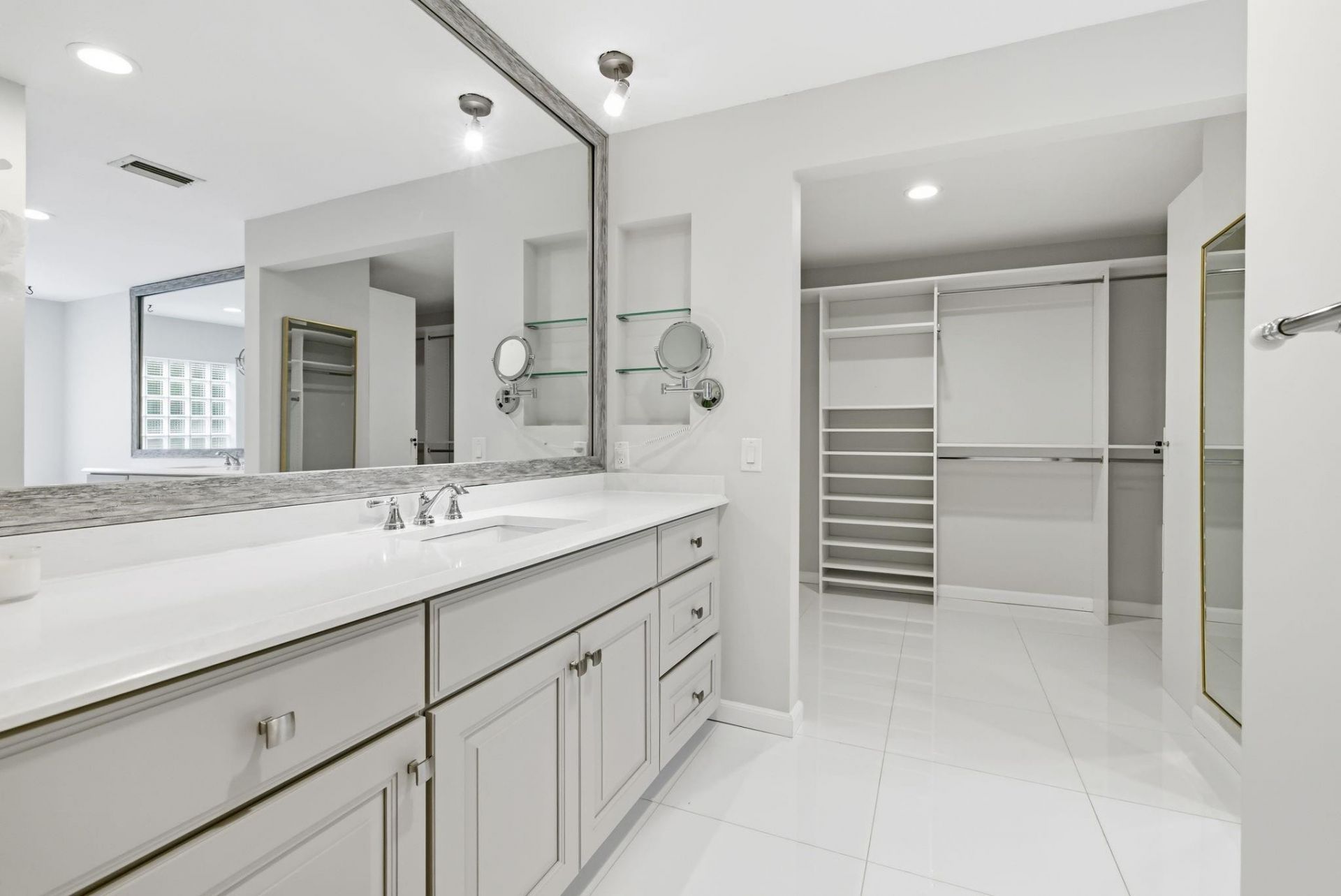 701 Lakewoode Circle W, Delray Beach, FL 33445 Photo