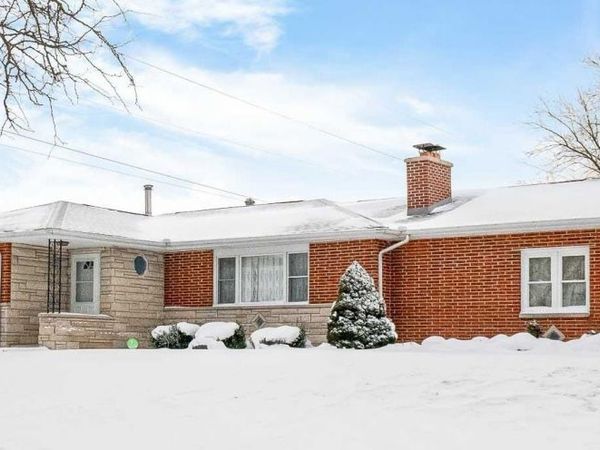 16724 Ireland Road, Mishawaka, IN 46544