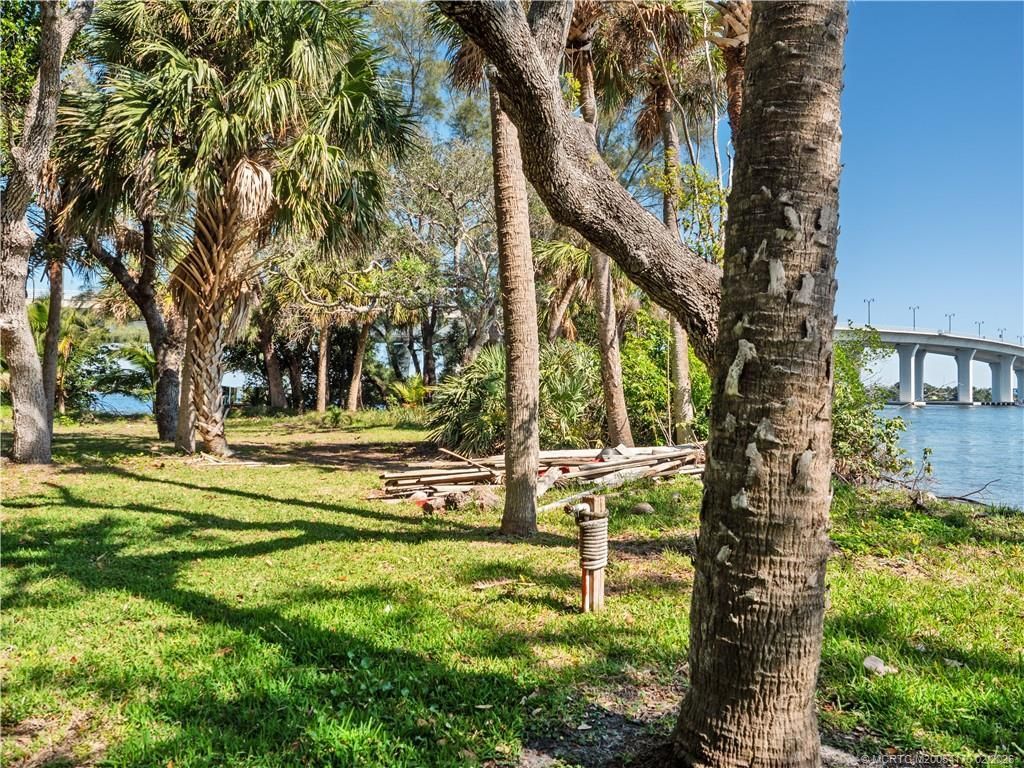 665 SE Saint Lucie Boulevard, Stuart, FL 34996 Photo