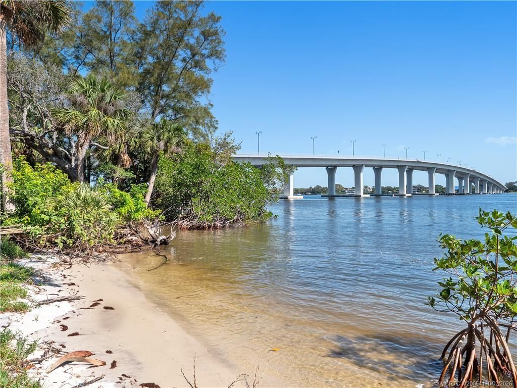 665 SE Saint Lucie Boulevard, Stuart, FL 34996 Photo