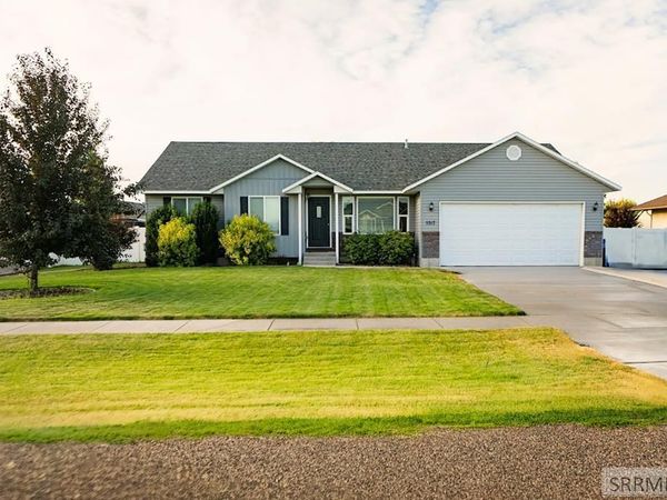 5317 E Buchanan Avenue, IONA, ID 83427