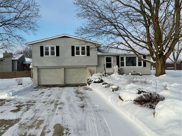 104 Wayne Avenue, Creston, OH 44217