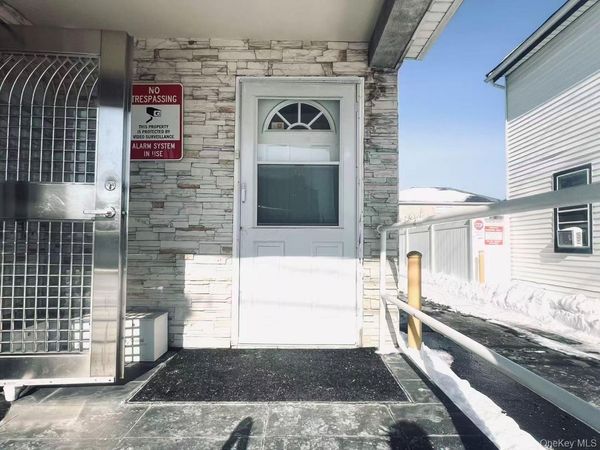 16 E John Street , Unit 2, Hicksville, NY 11801