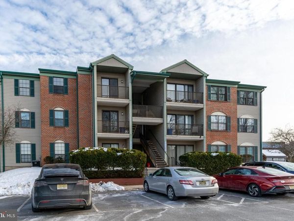 69 FISHER DRIVE, FRANKLIN PARK, NJ 08823