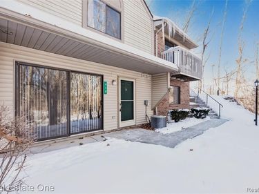 410 Spring Brooke Drive, Brighton, MI 48116