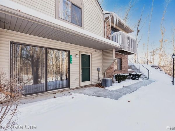 410 Spring Brooke Drive, Brighton, MI 48116