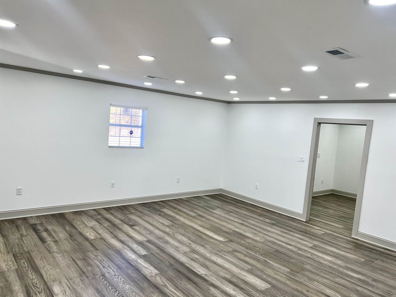 8339 Highway 90 Photo 13