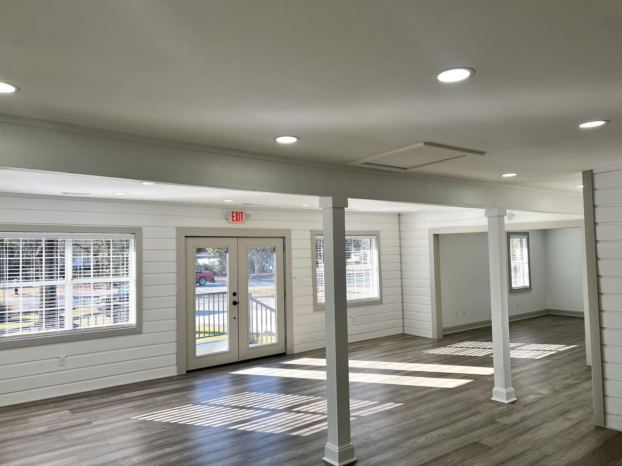 8339 Highway 90 Photo 4