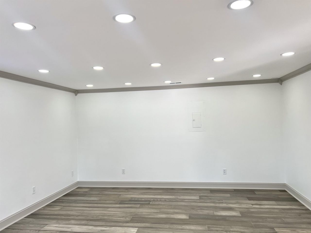 8339 Highway 90 Photo 6