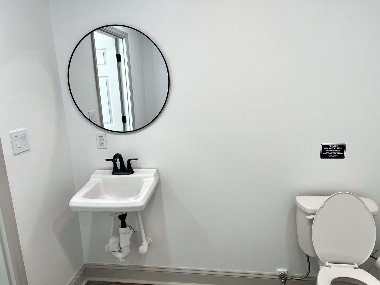 8339 Highway 90 Photo 9