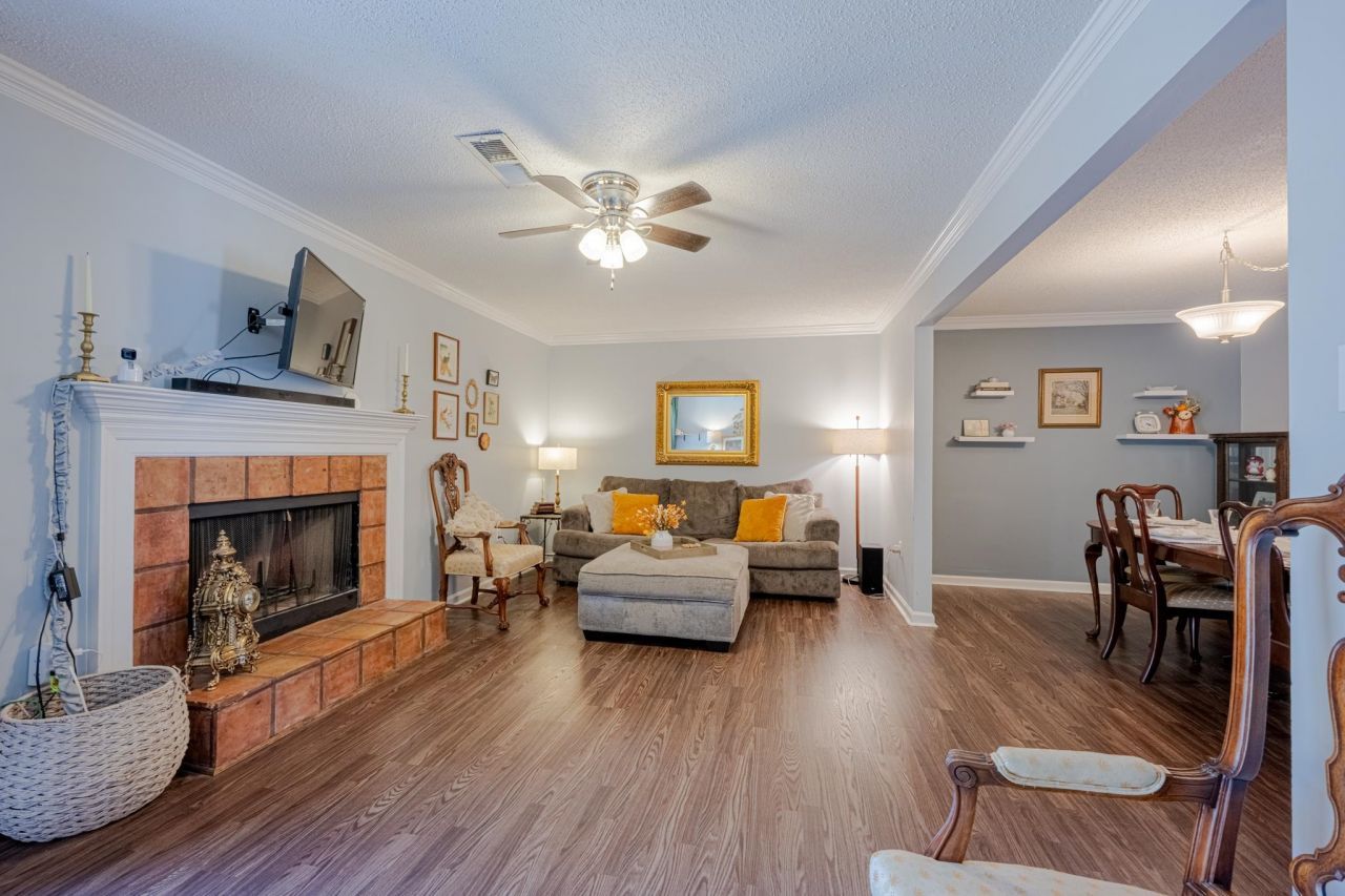 1040 Park Court Dr, Memphis, TN 38119 Main Photo