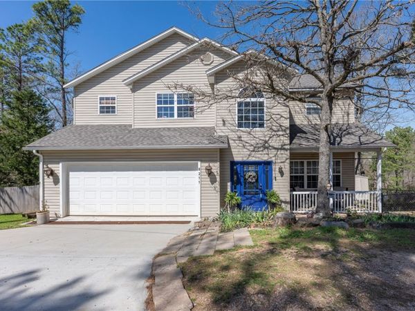 8211 Chestnut Drive, Rogers, AR 72756