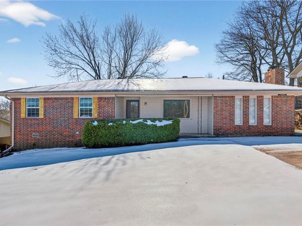 1804 Parkview Street , Van Buren, AR 72956