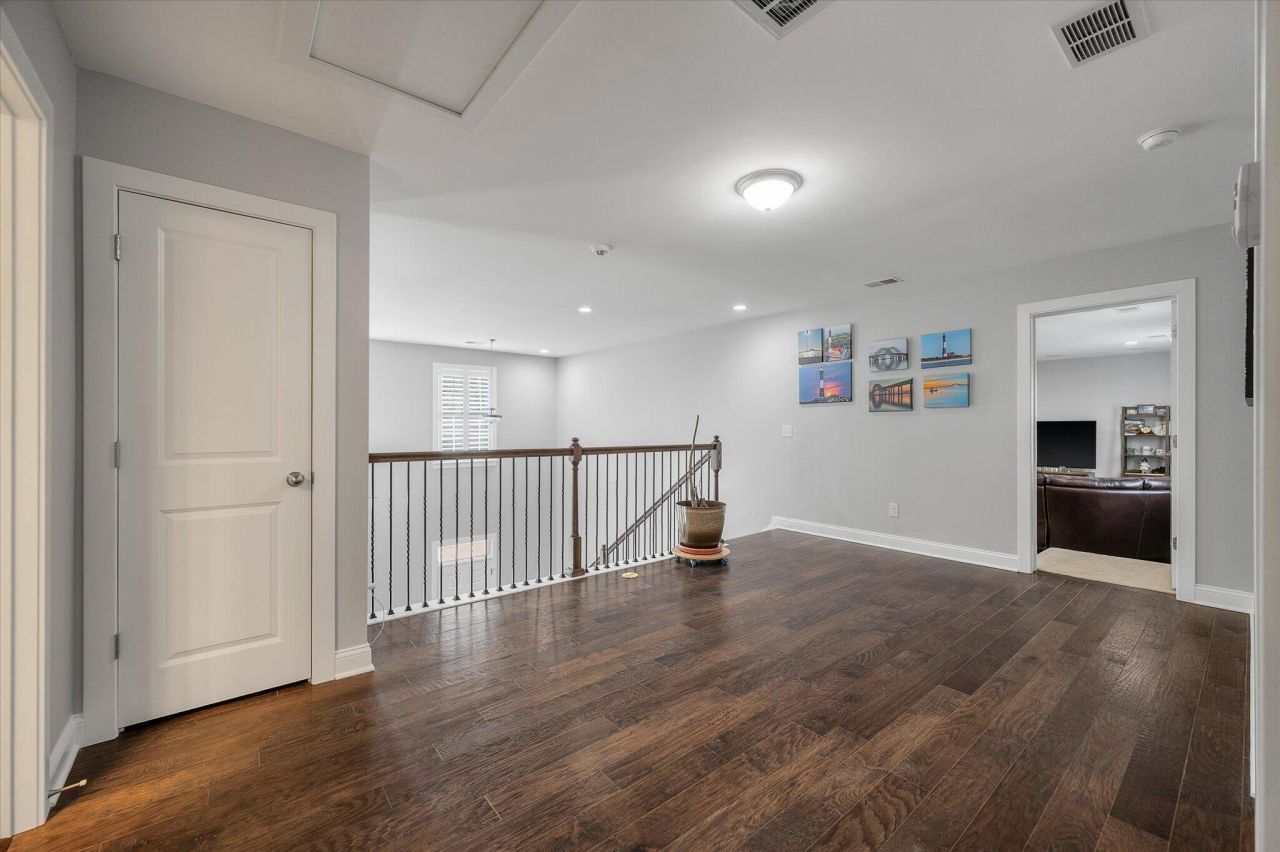 2869 Claybrook Street Photo 22