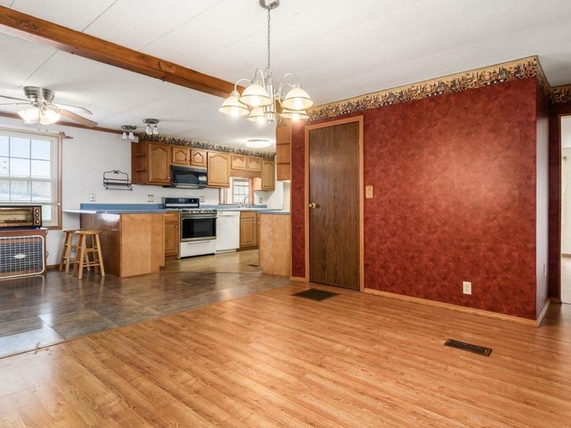 9390 Perryton Road, Frazeysburg, OH 43822 Photo 5