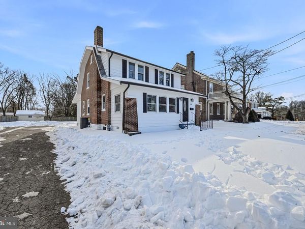 208 CAPITOL TRAIL, NEWARK, DE 19711