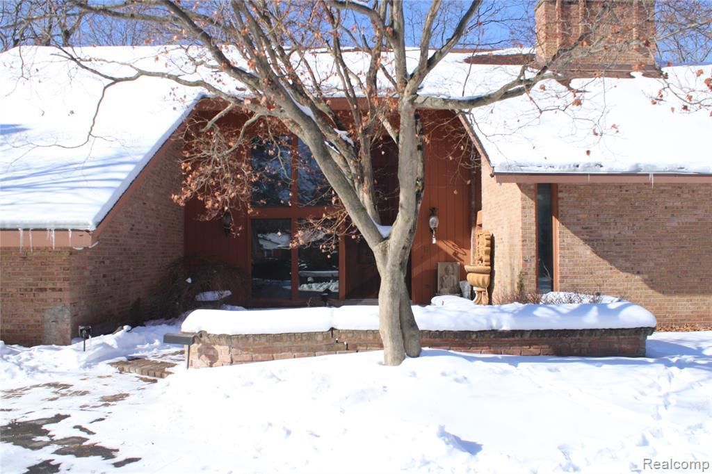 23800 Riverview Drive, Southfield, MI 48034 Main Photo