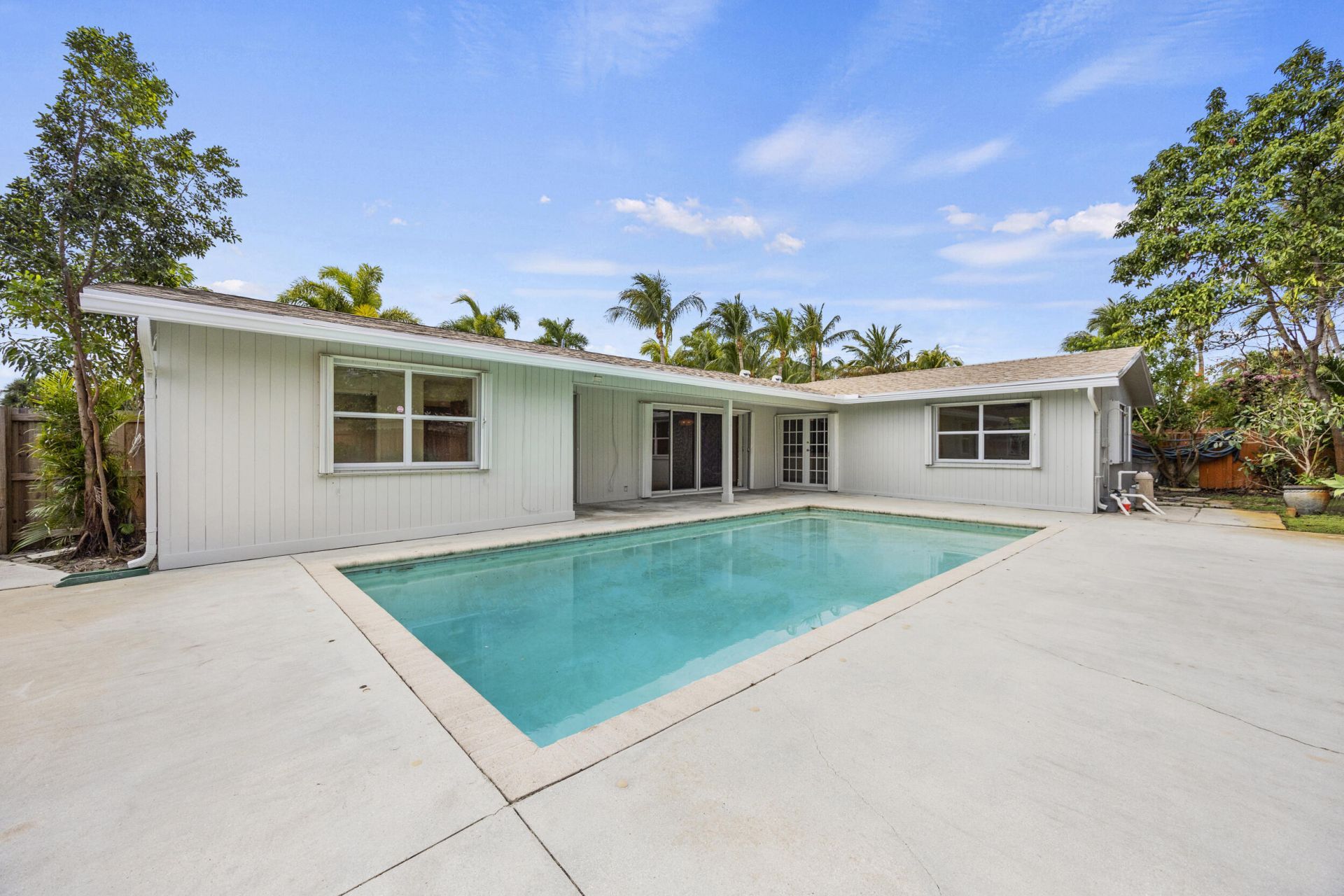 723 SW 27th Terrace, Boynton Beach, FL 33435 Photo