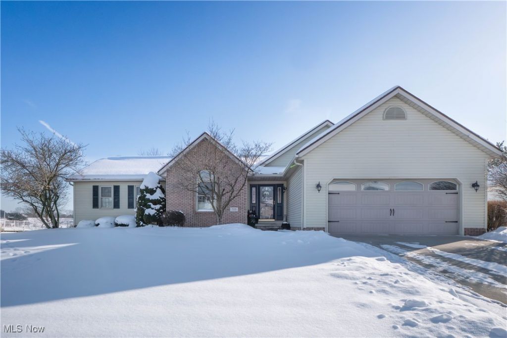 789 Meadow View Drive Nw, Canal Fulton, OH 44614 Main Photo