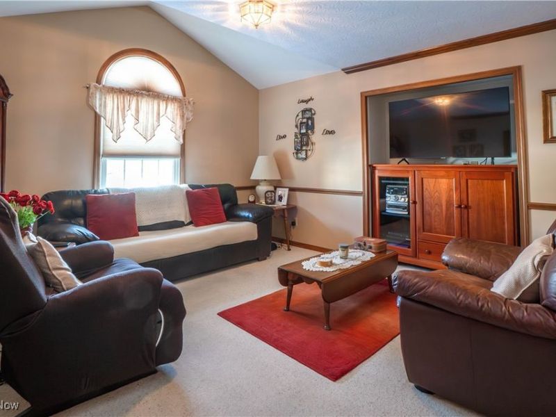 789 Meadow View Drive NW, Canal Fulton, OH 44614 Photo 5