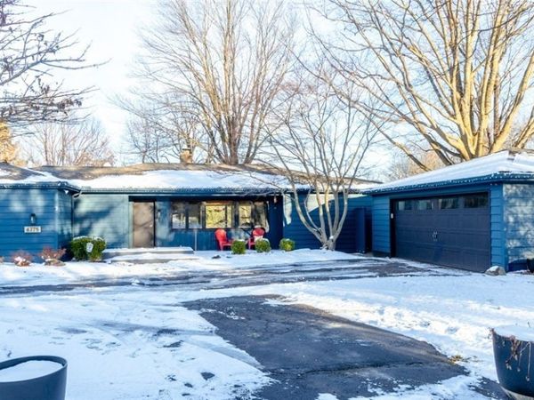 4775 SOM Center Road, Moreland Hills, OH 44022