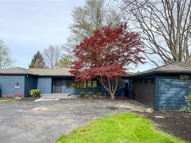 4775 SOM Center Road, Moreland Hills, OH 44022