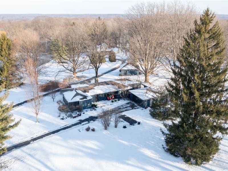 4775 SOM Center Road, Moreland Hills, OH 44022 Photo 47