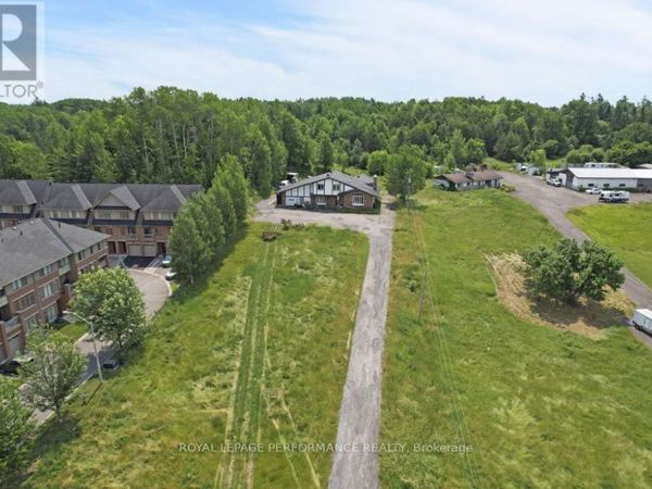 1016 Old Montreal Road, Ottawa, ON K4A3N2