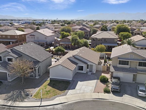 7945 W CHICKASAW Street, Phoenix, AZ 85043