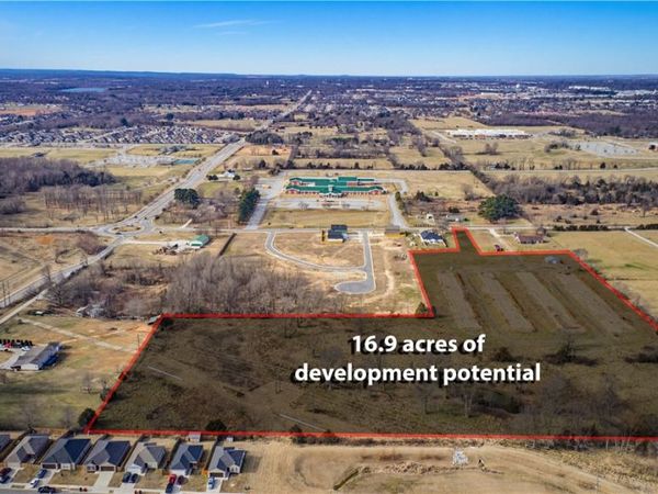 3221 Habberton Road, Springdale, AR 72764