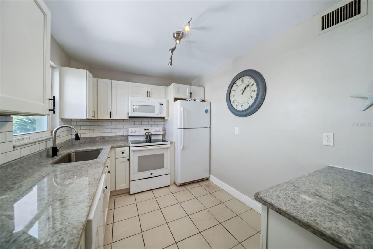 4460 Ironwood Circle, Unit 301A, Bradenton, FL 34209 Photo
