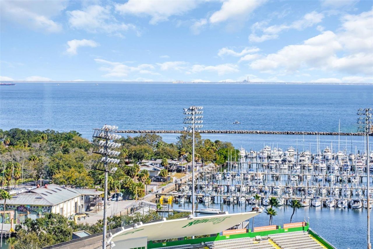 301 1st Street S, Unit 1404, Saint Petersburg, FL 33701 Photo