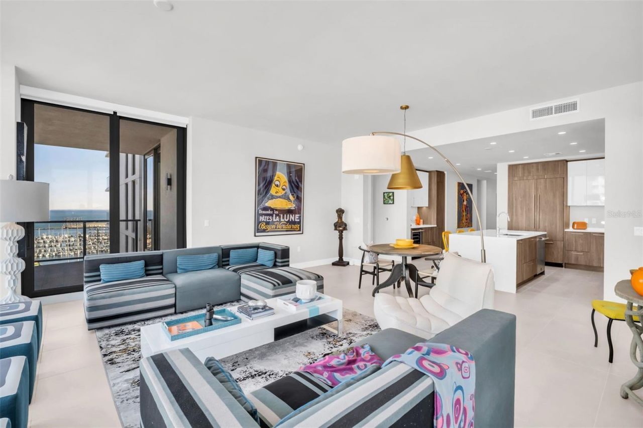 301 1st Street S, Unit 1404, Saint Petersburg, FL 33701 Photo