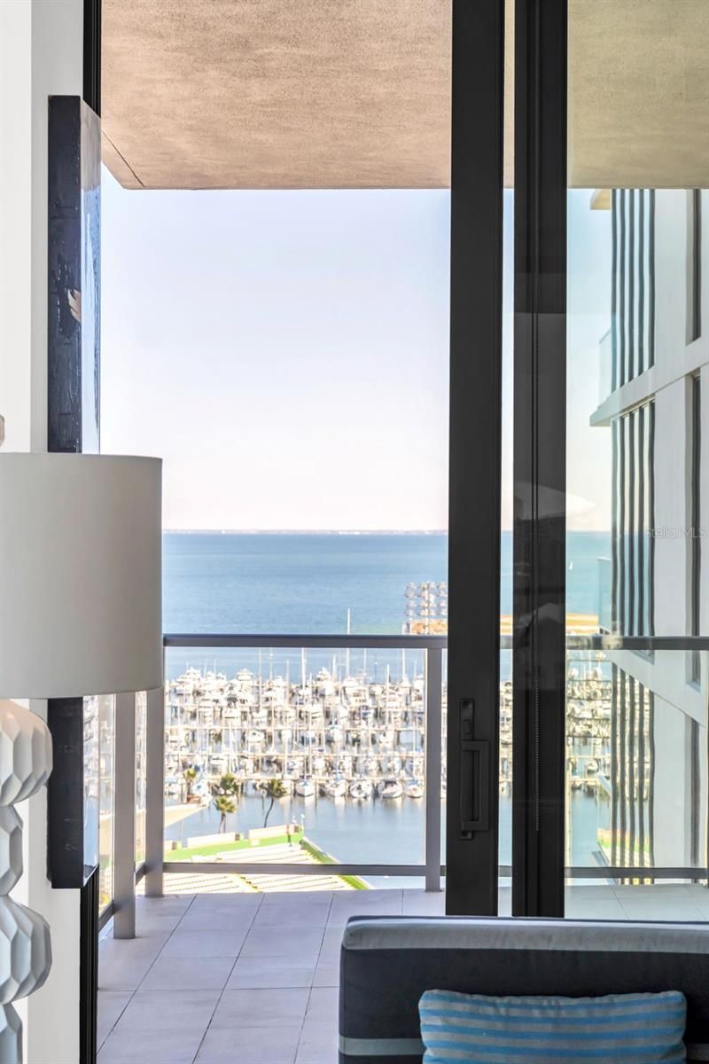 301 1st Street S, Unit 1404, Saint Petersburg, FL 33701 Photo