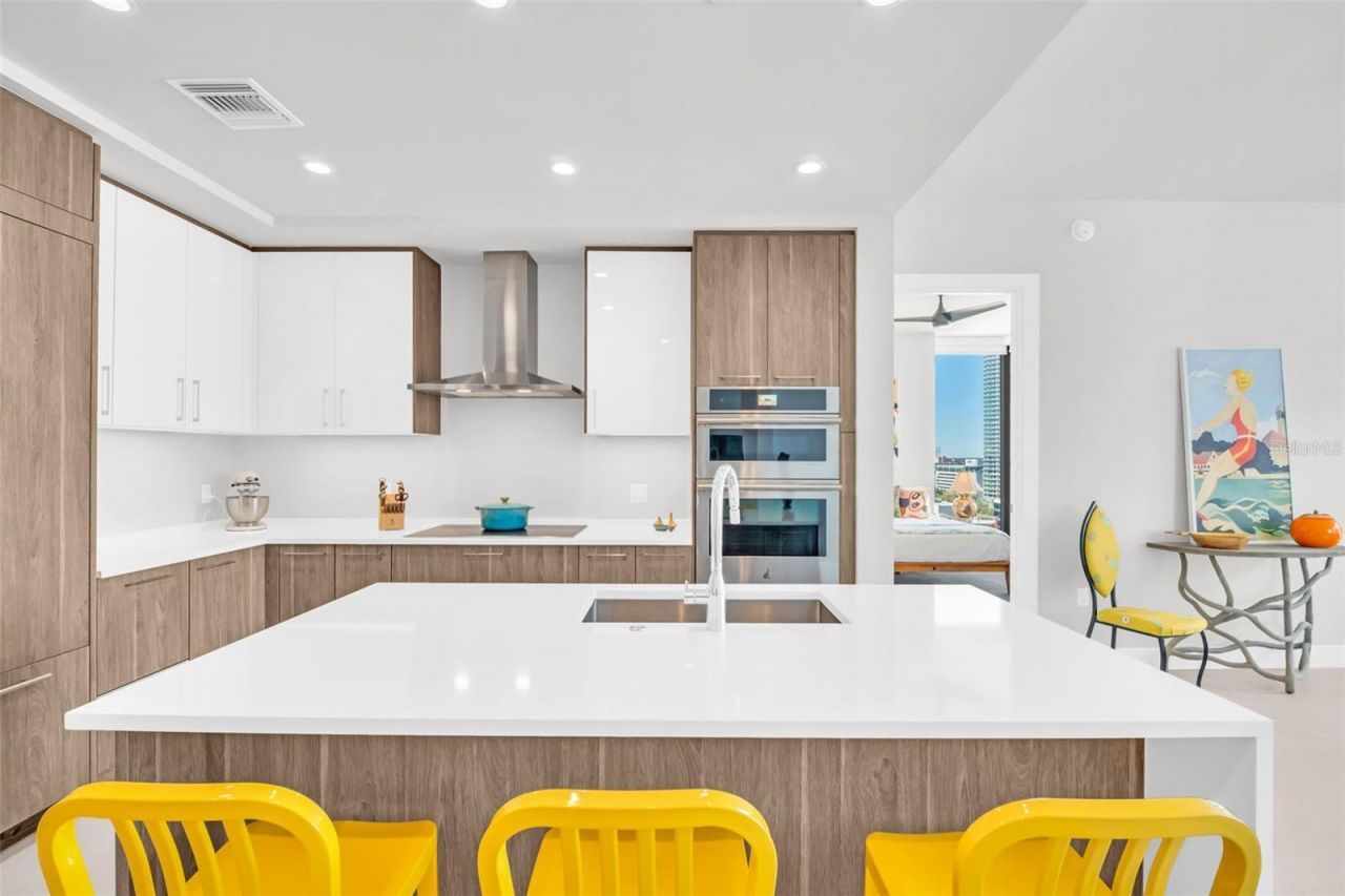 301 1st Street S, Unit 1404, Saint Petersburg, FL 33701 Photo