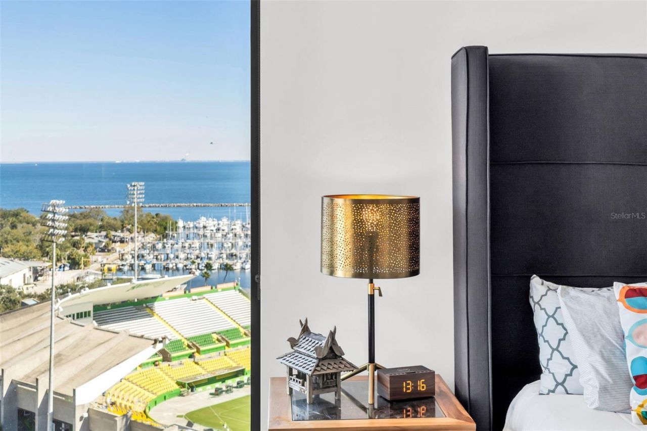 301 1st Street S, Unit 1404, Saint Petersburg, FL 33701 Photo