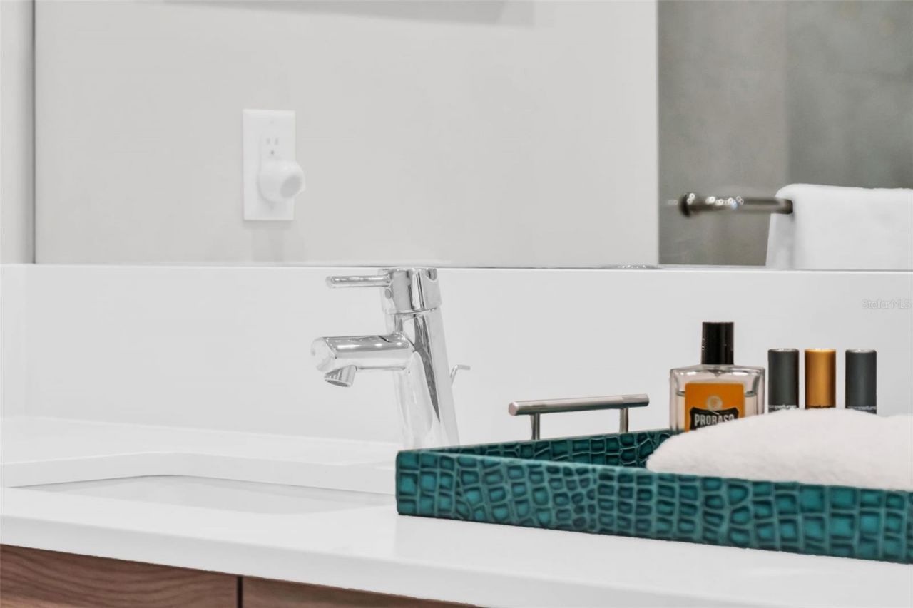 301 1st Street S, Unit 1404, Saint Petersburg, FL 33701 Photo