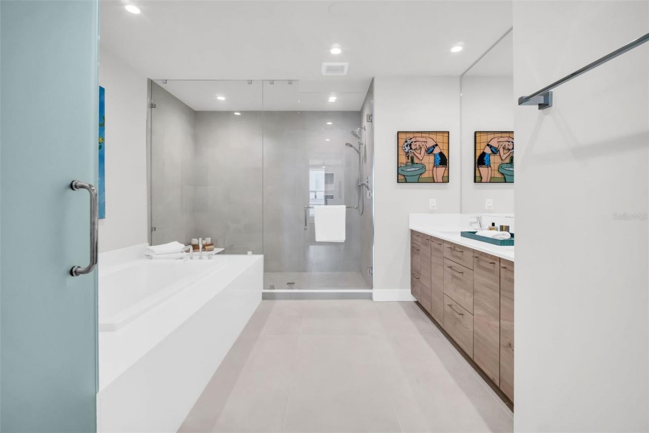 301 1st Street S, Unit 1404, Saint Petersburg, FL 33701 Photo