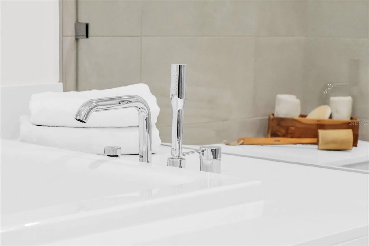 301 1st Street S, Unit 1404, Saint Petersburg, FL 33701 Photo